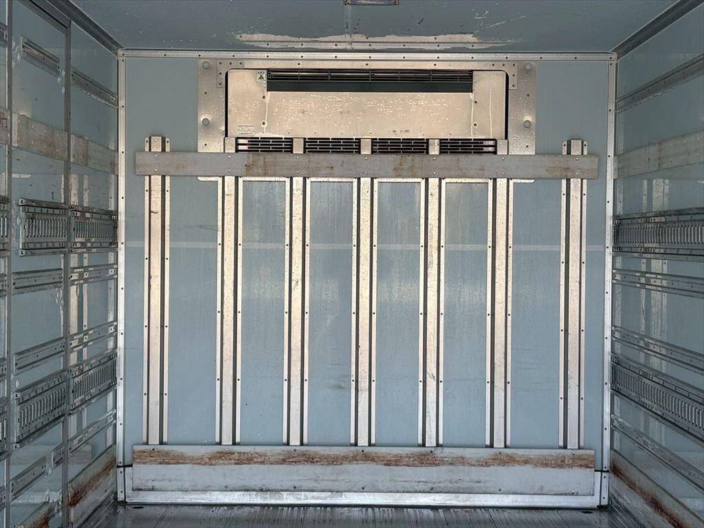 日野レンジャー冷凍車（冷蔵車）中型（4t）[写真07]