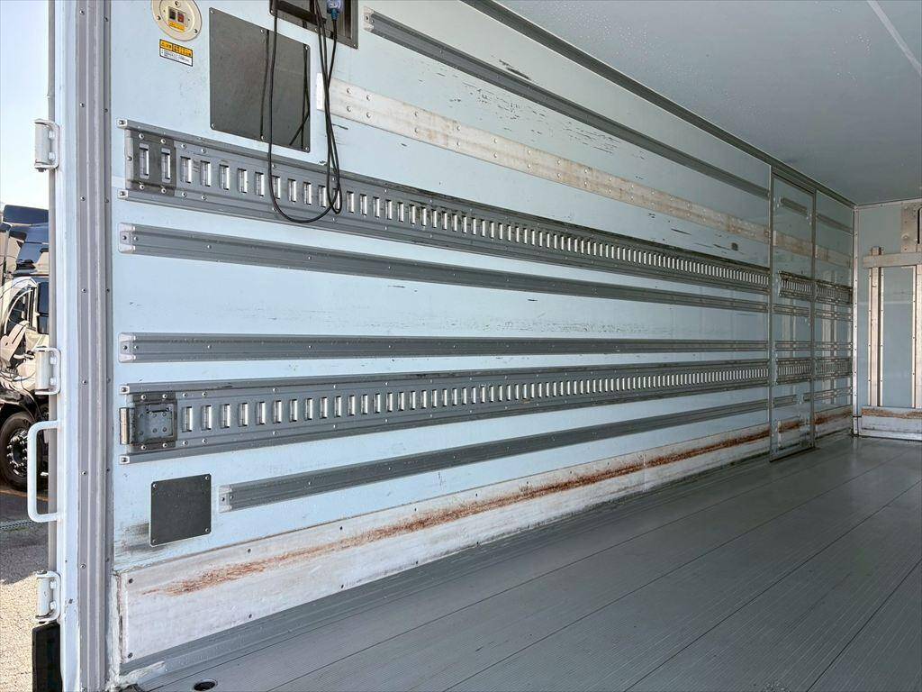 日野レンジャー冷凍車（冷蔵車）中型（4t）[写真09]