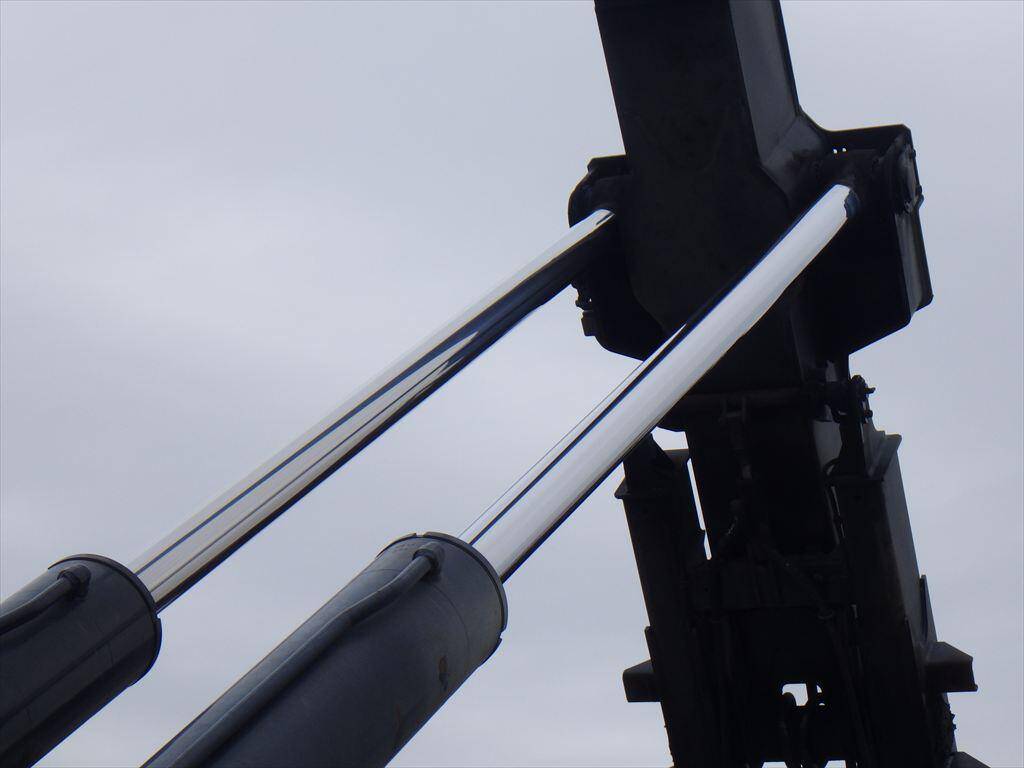 三菱ふそうスーパーグレートコンテナ専用車大型（10t）[写真10]