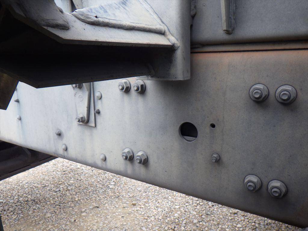 三菱ふそうスーパーグレートコンテナ専用車大型（10t）[写真14]