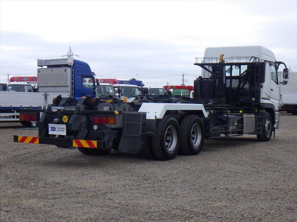 三菱ふそうスーパーグレートコンテナ専用車大型（10t）[写真04]