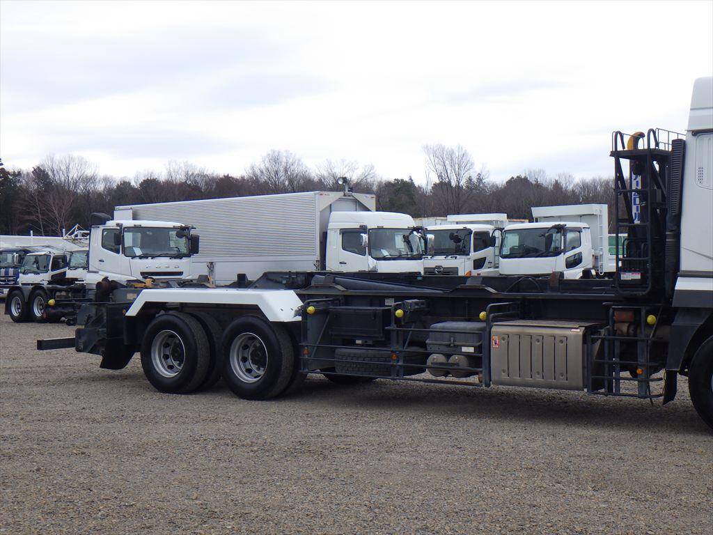 三菱ふそうスーパーグレートコンテナ専用車大型（10t）[写真05]