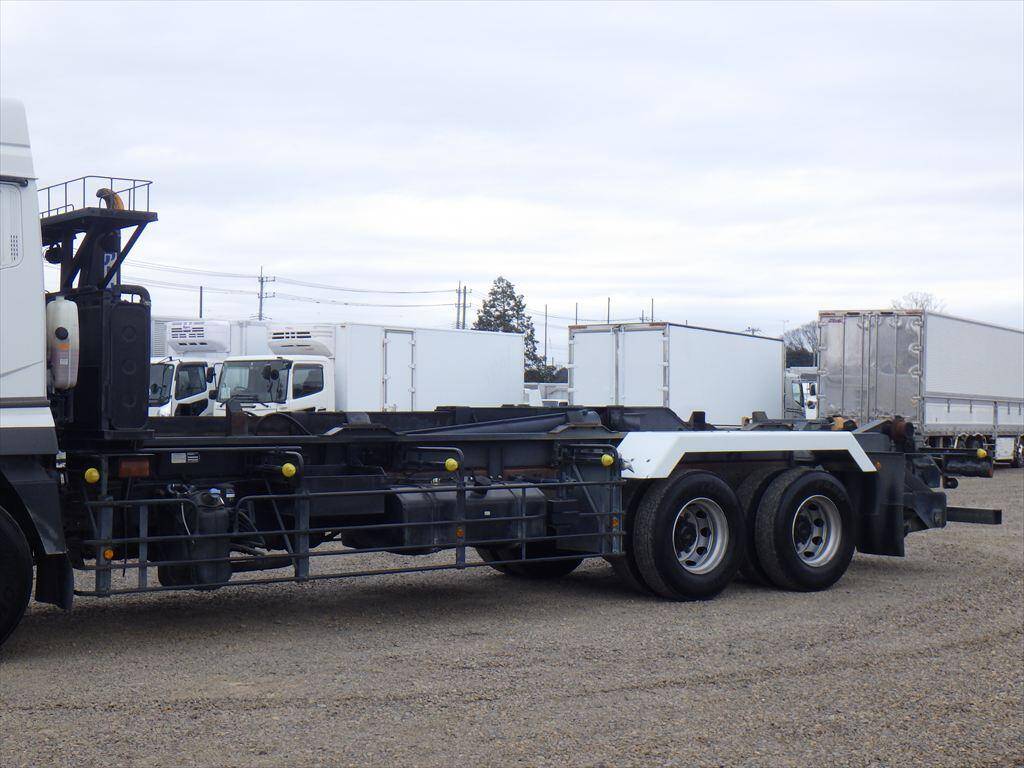 三菱ふそうスーパーグレートコンテナ専用車大型（10t）[写真06]