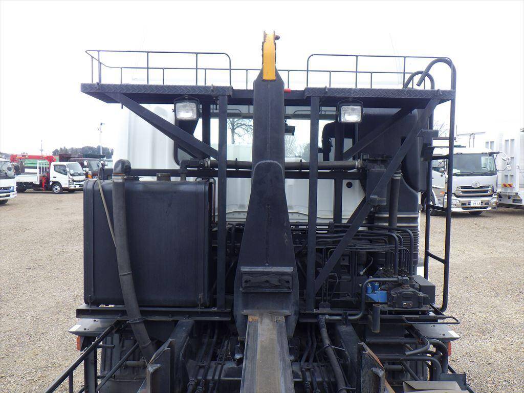 三菱ふそうスーパーグレートコンテナ専用車大型（10t）[写真07]