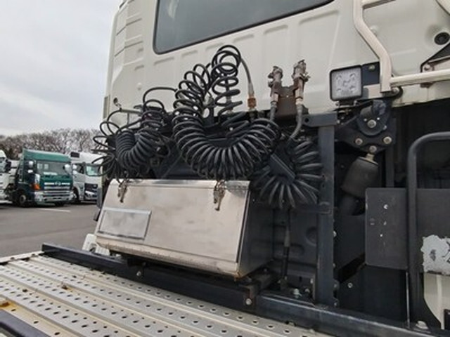 日野プロフィアトレーラーヘッド（トラクターヘッド）大型（10t）[写真07]