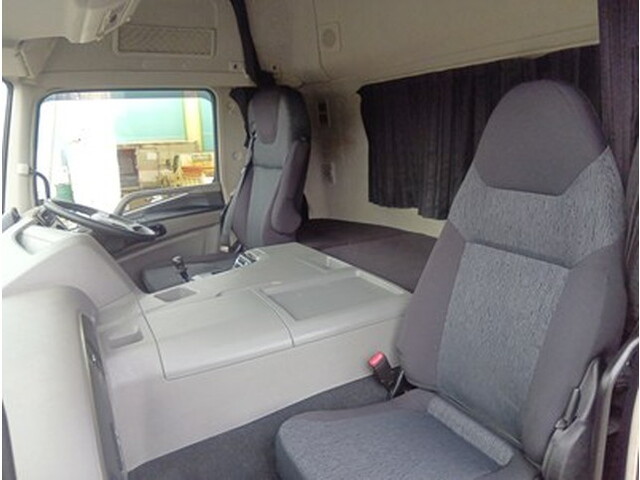 三菱ふそうスーパーグレートアルミウイング大型（10t）[写真23]