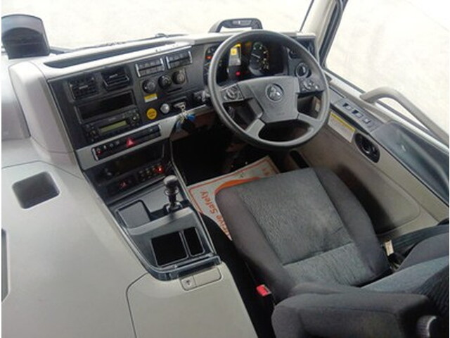 三菱ふそうスーパーグレートアルミウイング大型（10t）[写真24]