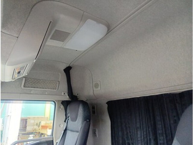 三菱ふそうスーパーグレートアルミウイング大型（10t）[写真26]