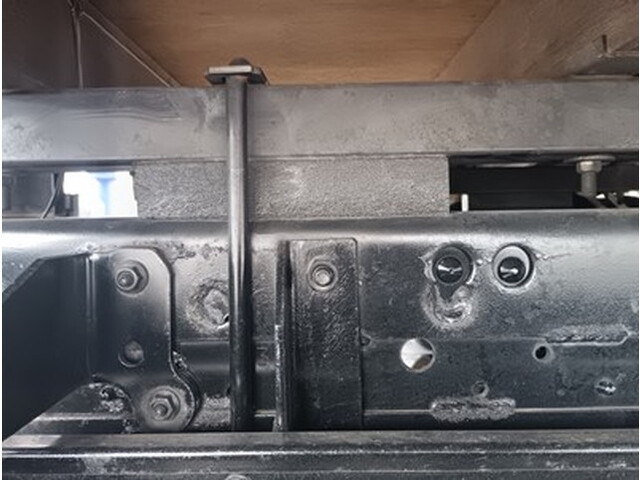 いすゞエルフクレーン4段小型（2t・3t）[写真12]