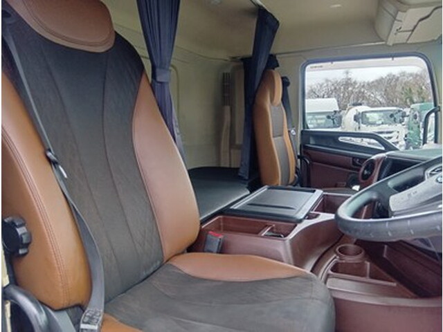 日野プロフィアアルミブロック大型（10t）[写真22]