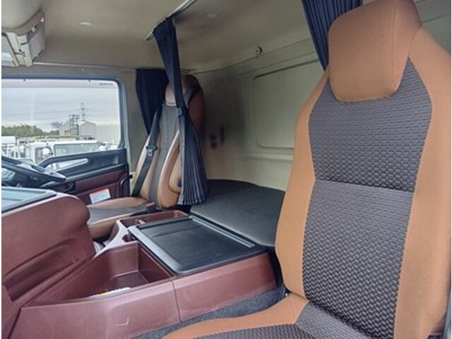 日野プロフィアアルミブロック大型（10t）[写真23]