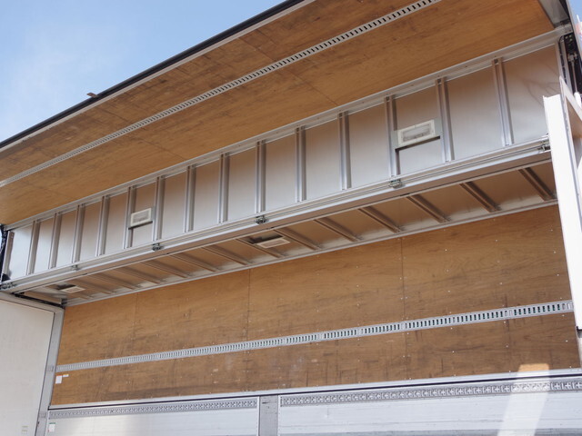 日野プロフィアアルミウイング大型（10t）[写真13]