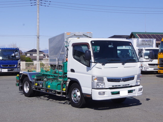 中古コンテナ専用車（アームロール/フックロール）・小型（2t・3t
