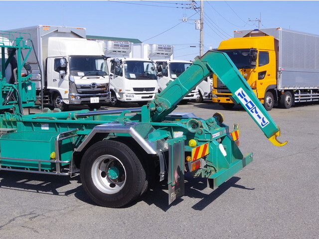 三菱ふそうキャンターコンテナ専用車小型（2t・3t）[写真11]