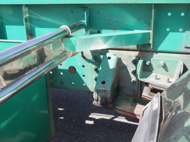 三菱ふそうキャンターコンテナ専用車小型（2t・3t）[写真09]