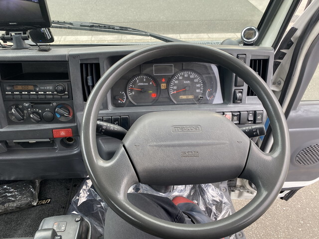 マツダタイタン平ボディ小型（2t・3t）[写真13]