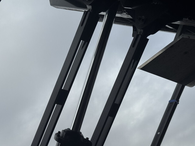 いすゞギガダンプ大型（10t）[写真11]