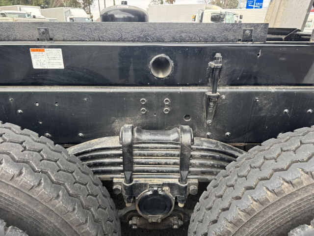 いすゞギガダンプ大型（10t）[写真15]