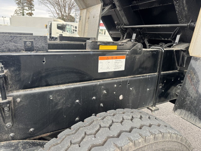 いすゞギガダンプ大型（10t）[写真16]