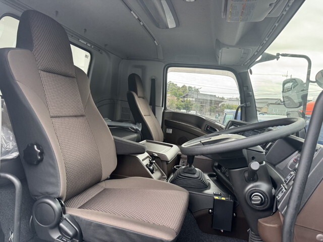 いすゞギガダンプ大型（10t）[写真23]