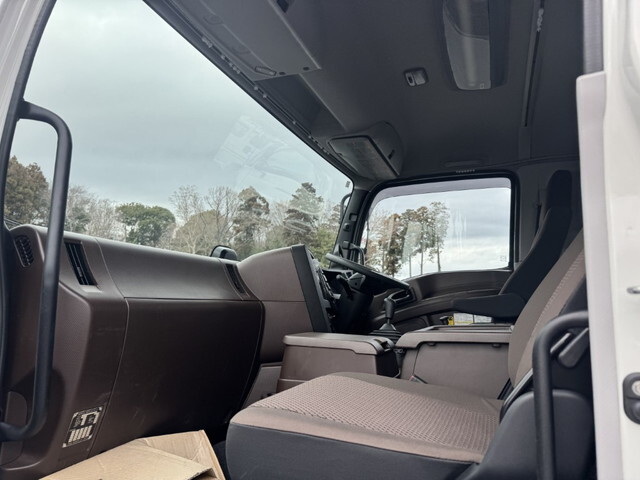 いすゞギガダンプ大型（10t）[写真34]