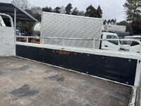 三菱ふそうキャンター平ボディ小型（2t・3t）[写真13]