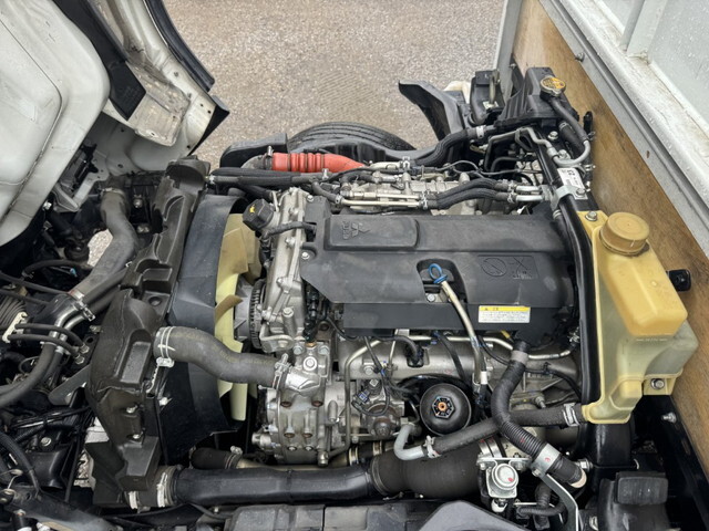 三菱ふそうキャンター平ボディ小型（2t・3t）[写真14]