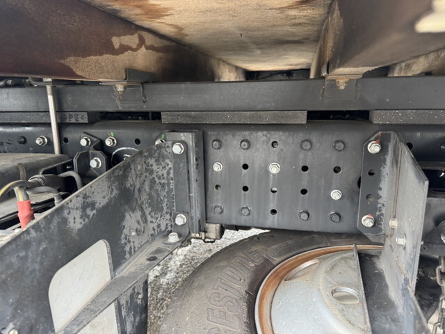 三菱ふそうキャンター平ボディ小型（2t・3t）[写真18]