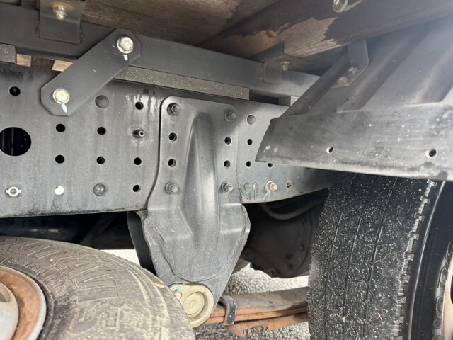 三菱ふそうキャンター平ボディ小型（2t・3t）[写真19]