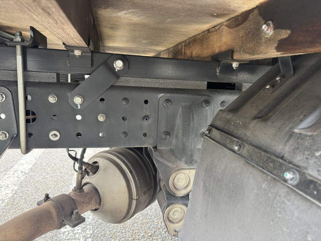 三菱ふそうキャンター平ボディ小型（2t・3t）[写真22]