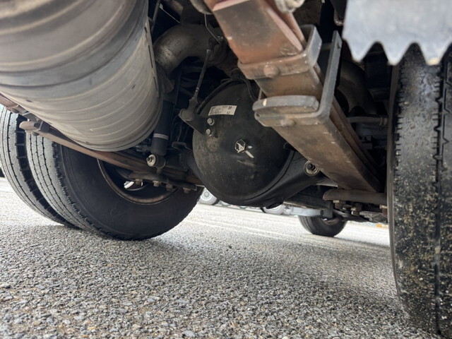 三菱ふそうキャンター平ボディ小型（2t・3t）[写真23]