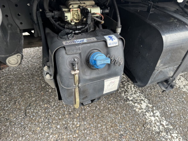 三菱ふそうキャンター平ボディ小型（2t・3t）[写真24]