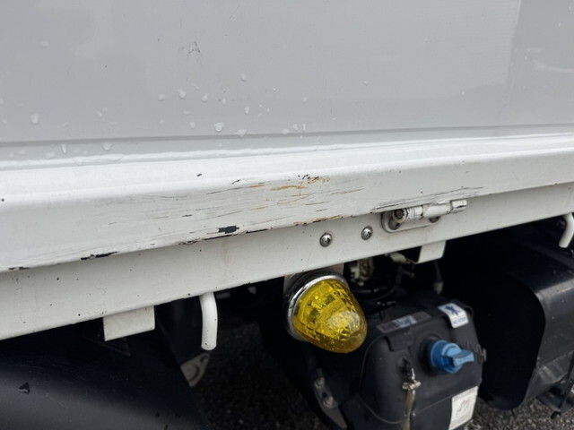 三菱ふそうキャンター平ボディ小型（2t・3t）[写真29]