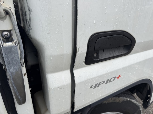 三菱ふそうキャンター平ボディ小型（2t・3t）[写真30]