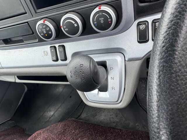 三菱ふそうキャンター平ボディ小型（2t・3t）[写真36]