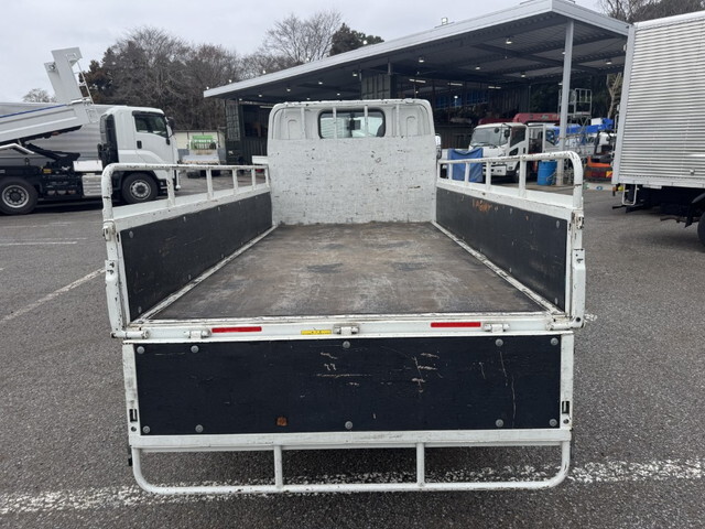 三菱ふそうキャンター平ボディ小型（2t・3t）[写真09]