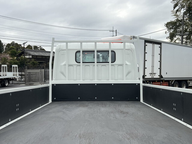 三菱ふそうキャンター平ボディ小型（2t・3t）[写真12]