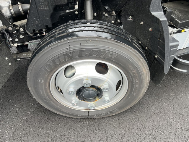 三菱ふそうキャンター平ボディ小型（2t・3t）[写真14]