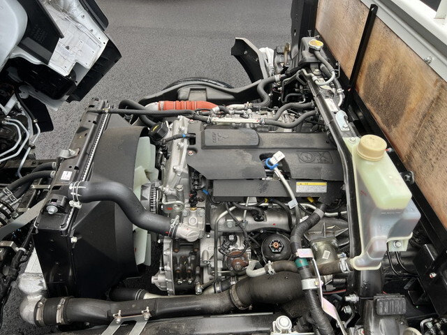 三菱ふそうキャンター平ボディ小型（2t・3t）[写真15]