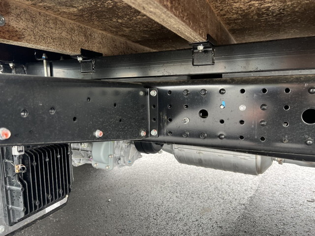 三菱ふそうキャンター平ボディ小型（2t・3t）[写真19]