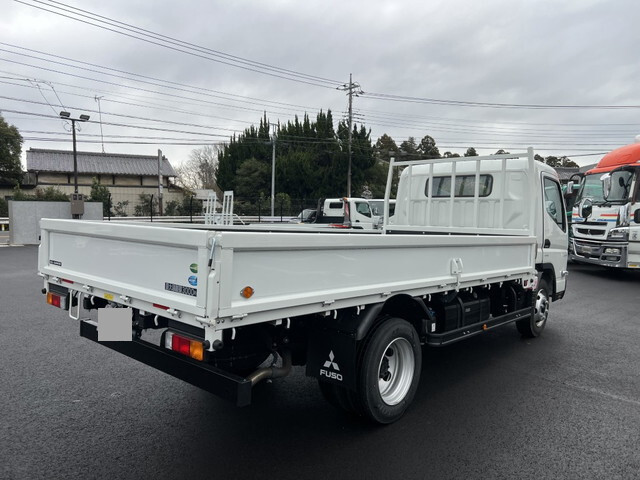 三菱ふそうキャンター平ボディ小型（2t・3t）[写真02]