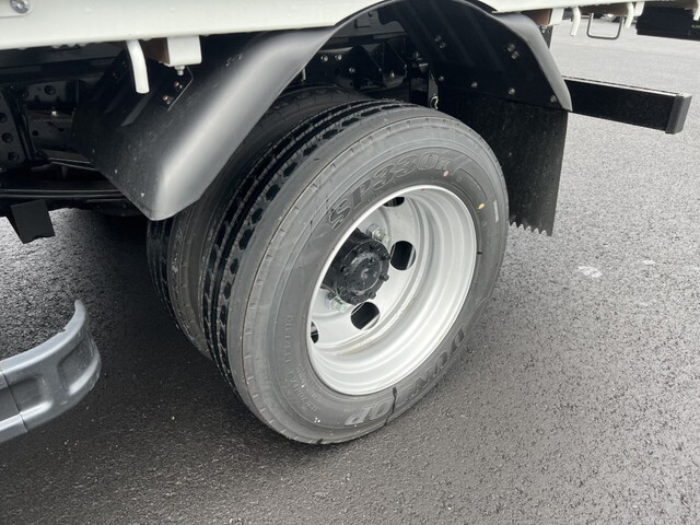 三菱ふそうキャンター平ボディ小型（2t・3t）[写真20]