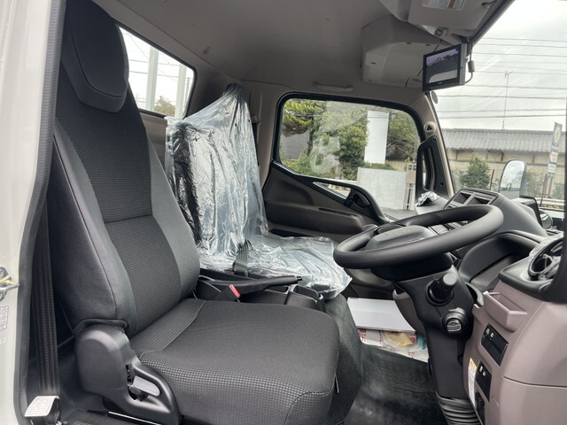 三菱ふそうキャンター平ボディ小型（2t・3t）[写真28]