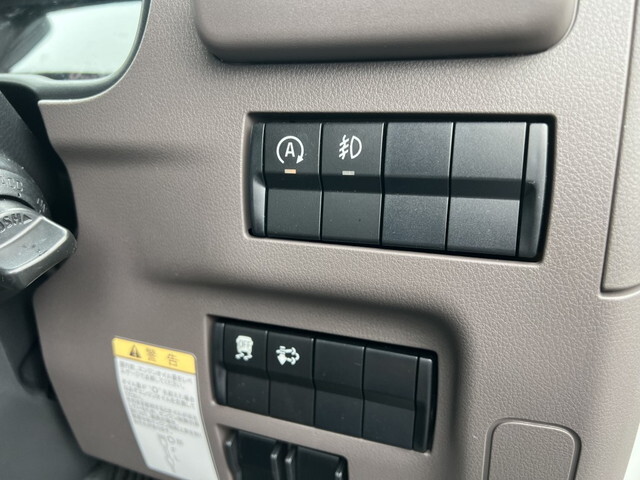 三菱ふそうキャンター平ボディ小型（2t・3t）[写真30]