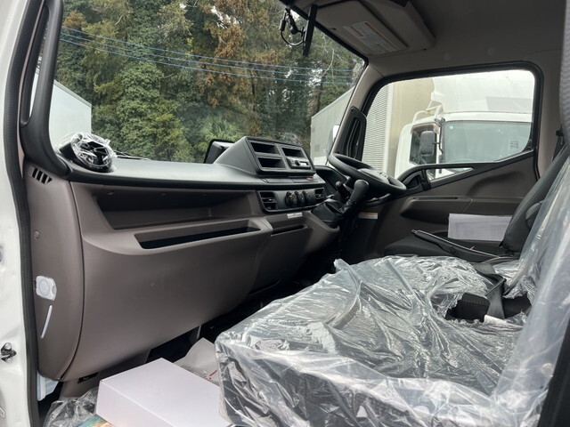 三菱ふそうキャンター平ボディ小型（2t・3t）[写真39]