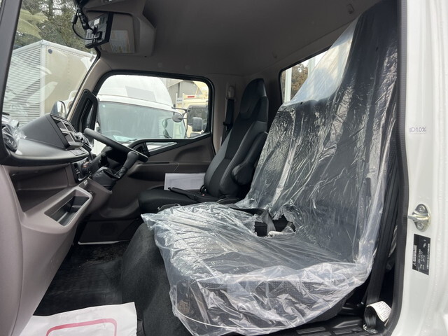 三菱ふそうキャンター平ボディ小型（2t・3t）[写真40]