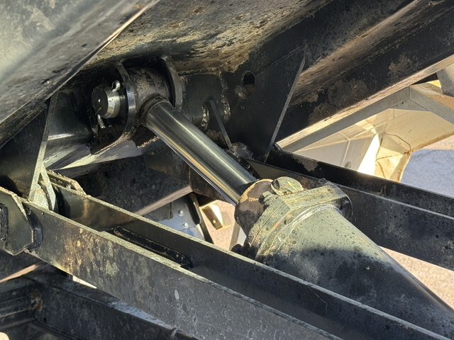 いすゞフォワードダンプ中型（4t）[写真22]