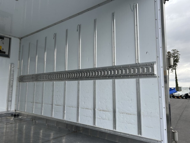 三菱ふそうキャンター冷凍車（冷蔵車）小型（2t・3t）[写真16]