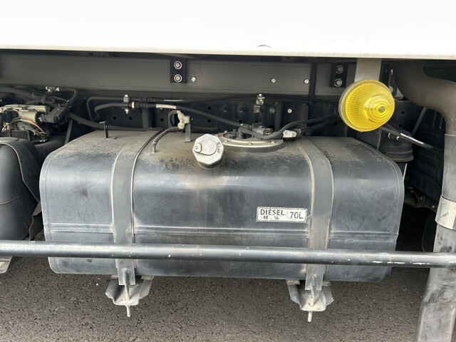 三菱ふそうキャンター冷凍車（冷蔵車）小型（2t・3t）[写真19]