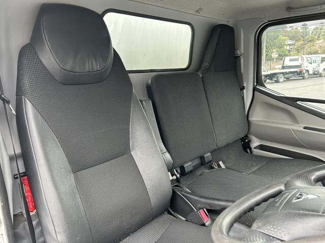 三菱ふそうキャンター冷凍車（冷蔵車）小型（2t・3t）[写真31]